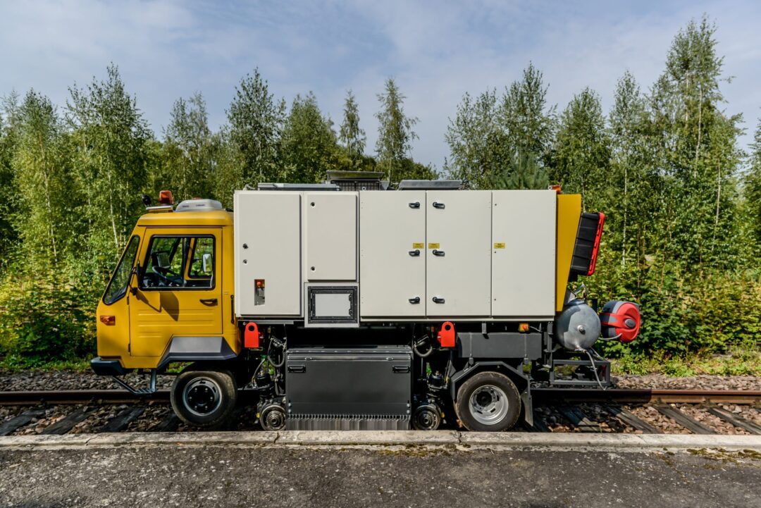 Möser Ro-V 149 road-rail grinding machine