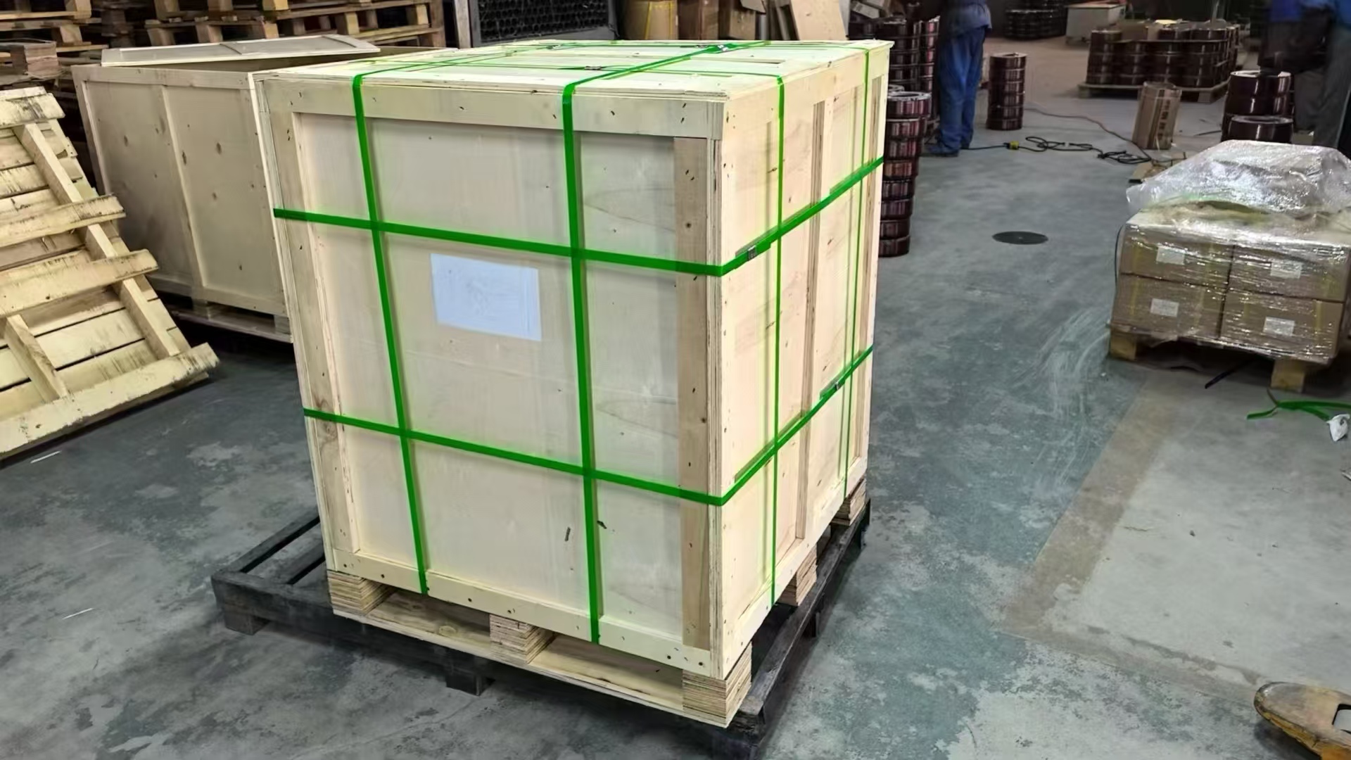 Wooden case packaging - by sea